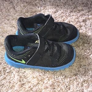 Toddler black and blue nike shoes